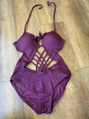 KENENETH COLE New York Women One-Piece Swimsuit in Deep Plum Size S.